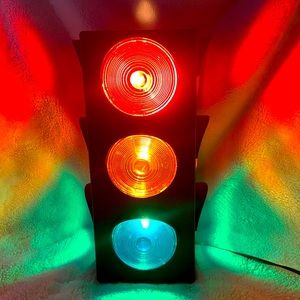 Vintage 3 Sided Flashing plug in Decorative Traffic Light